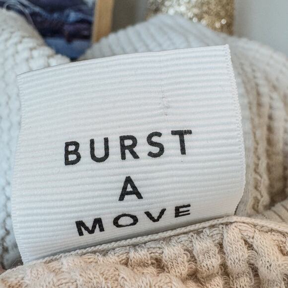 OFFLINE by Aerie Wow! Beige Waffle Notch Neck Long Sleeve T-Shirt, Women’s Small - Picture 8 of 9